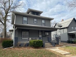 Building Photo - 1727 S 13th St