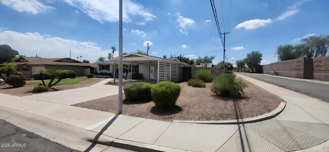 Foto del edificio - 6401 E Parkview Dr