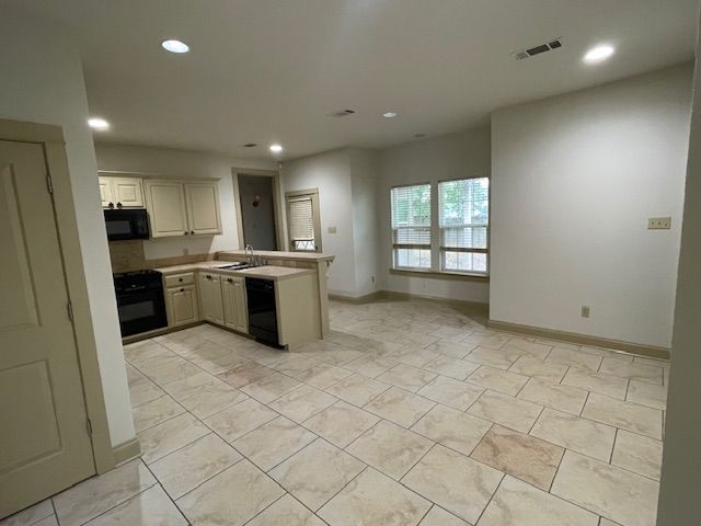 Foto del edificio - 9370 Boone Ave
