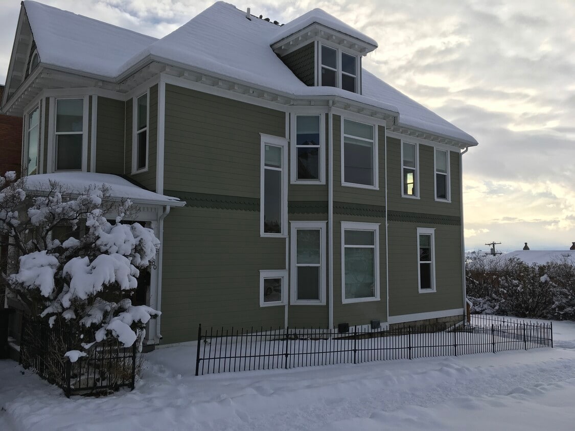 Primary Photo - 500 W Broadway St