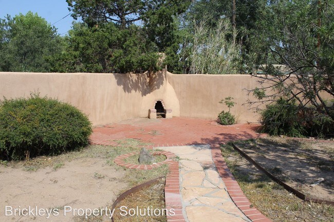 Foto del edificio - 3 br, 1 bath House - 619 16th St. NW