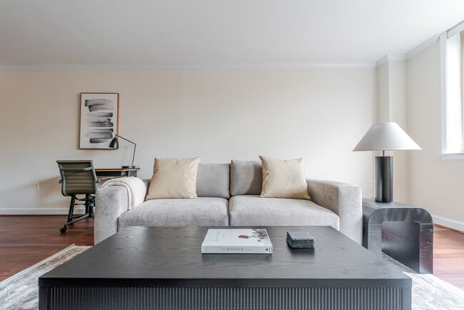 Foto del edificio - 3900 Fairfax Dr