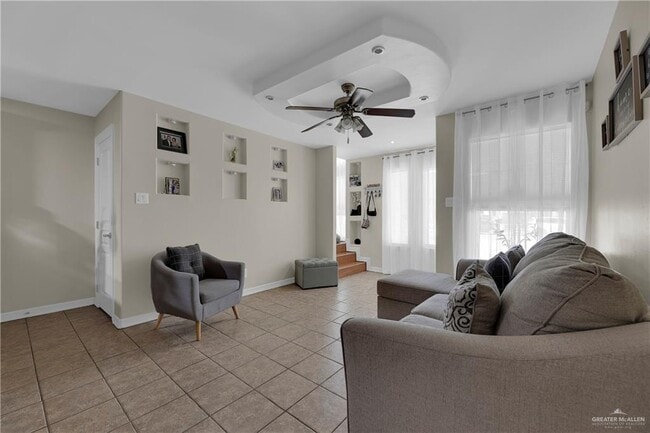 Building Photo - 1404 W Fig Ave