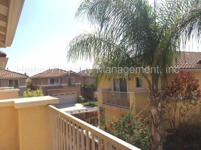 Building Photo - 1652 Orchid Way