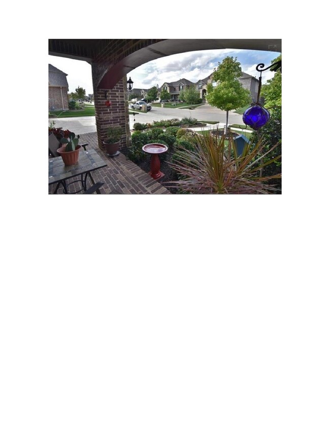 Building Photo - 6809 San Fernando Dr