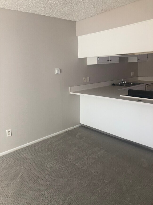 Building Photo - 1114 Cero Ct