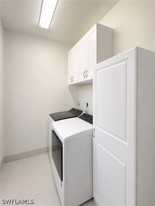 Foto del edificio - 5487 Cassidy Ln