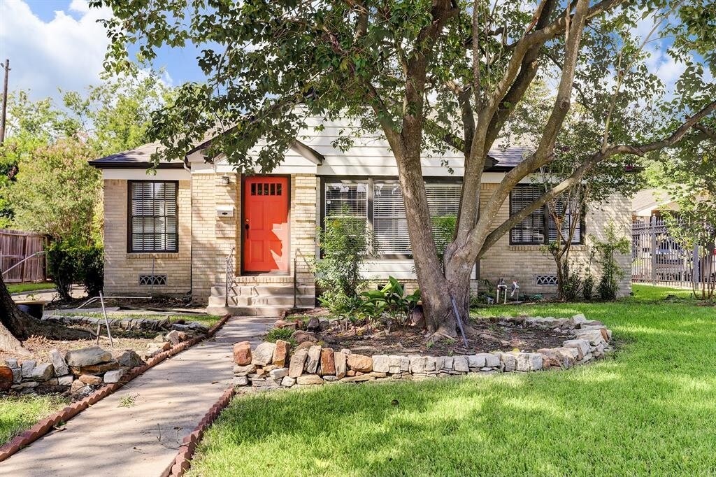 Primary Photo - 6411 Pinehurst Dr