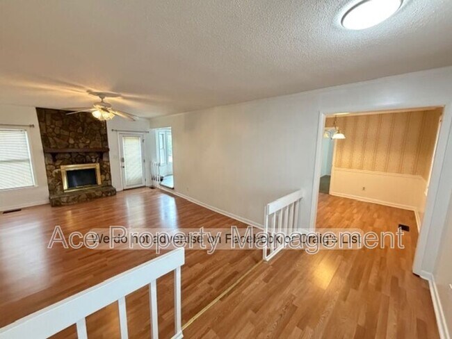 Foto del edificio - 1863 Windlock Dr