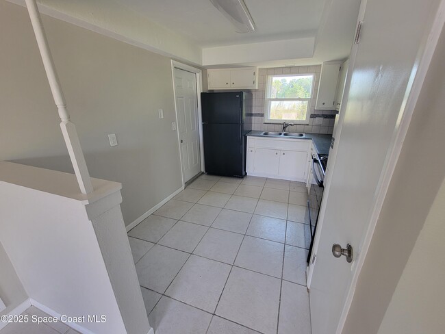 Building Photo - 2170 Emerald Ct
