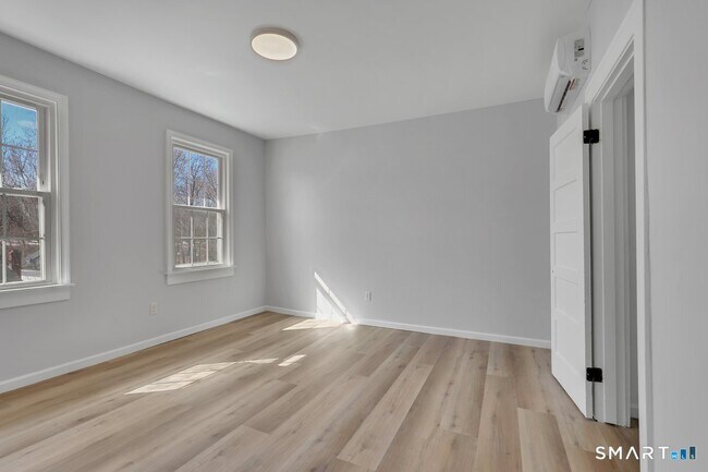 Foto del edificio - 192 Hartford Rd