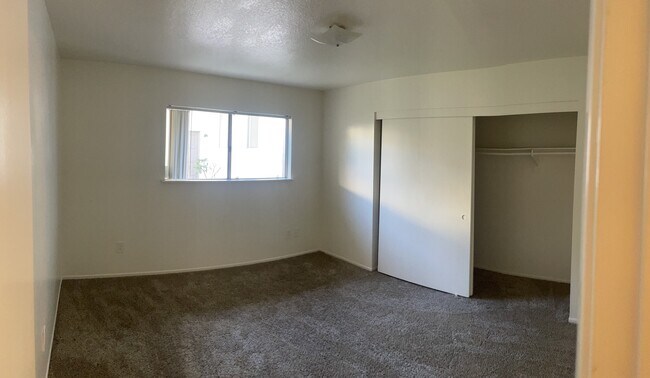 Foto del edificio - 7741 Newman Ave