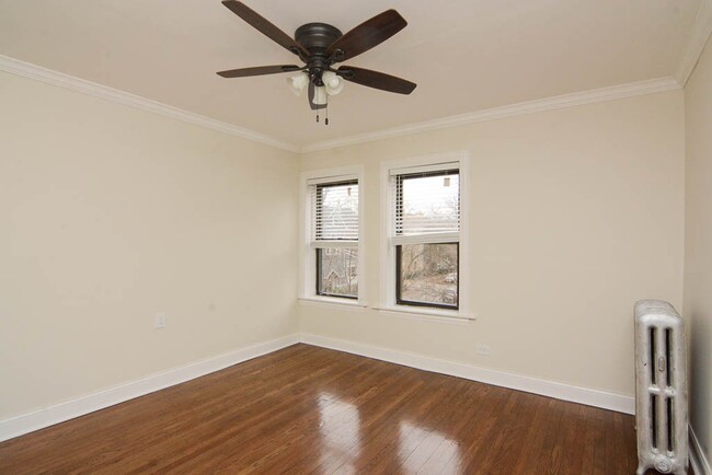 Foto del edificio - 2537 N Seminary Ave