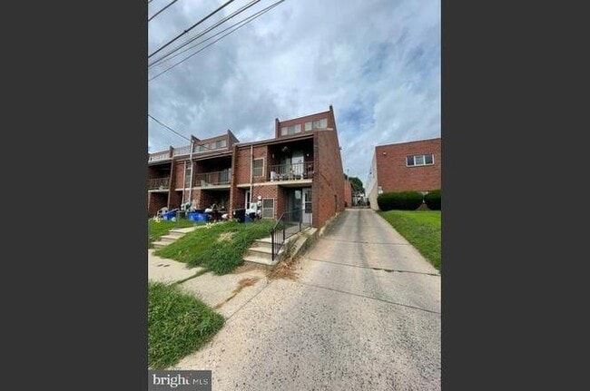 Building Photo - 7758 Rockwell Ave