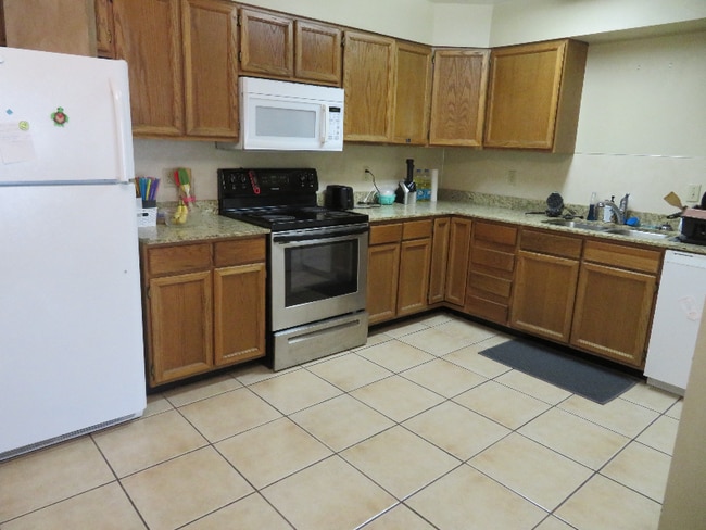 Foto del edificio - 284 E 600 N