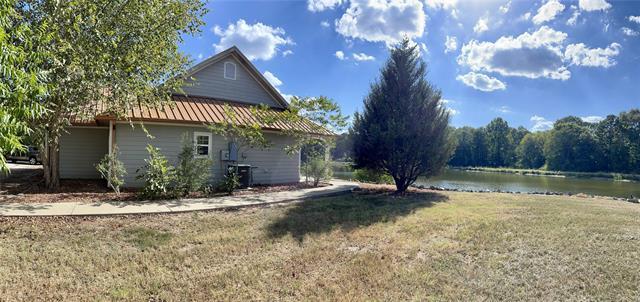 Foto del edificio - 324 FM 1971