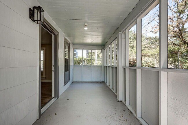 Foto del edificio - 184 Dahlia Ave NW