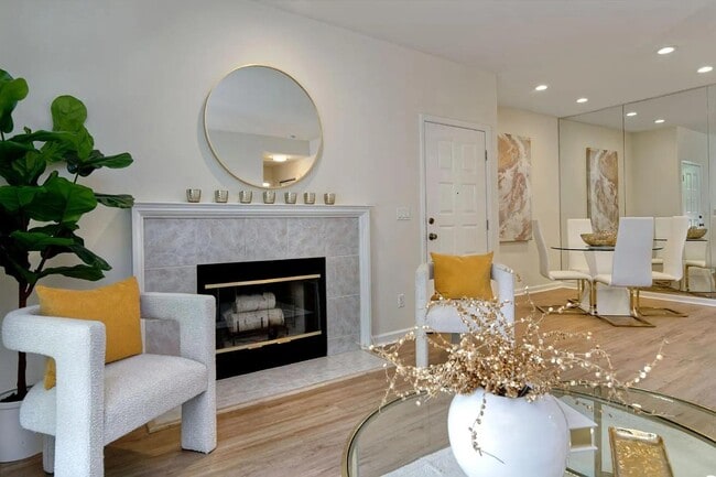 Foto del edificio - 5947 Lake Hennessy Ct