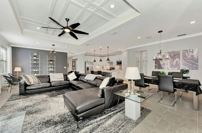 Building Photo - 2654 Charter Oak Dr