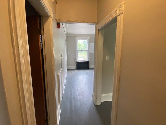 Building Photo - 77 Hazen St