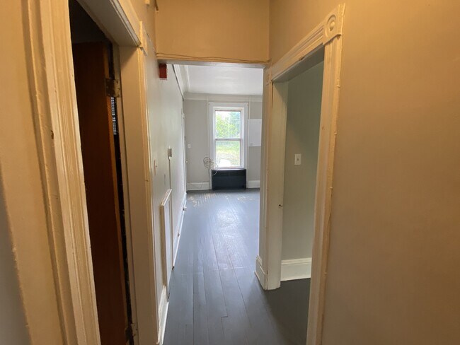 Photo du bâtiment - 77 Hazen St