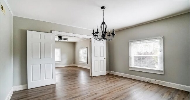 Foto del edificio - 7909 Large Oak Ln