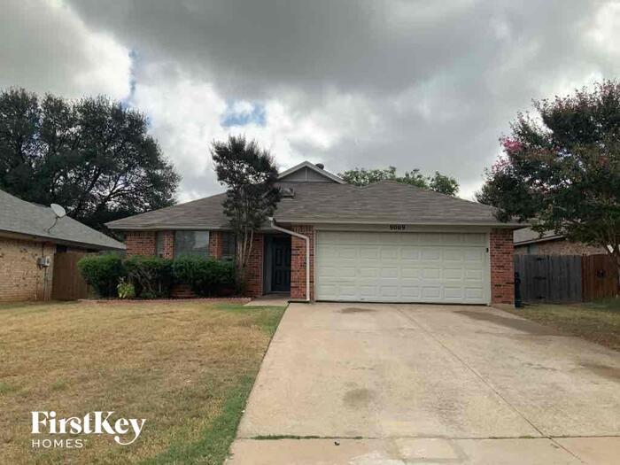 Foto principal - 9009 Wessex Ct