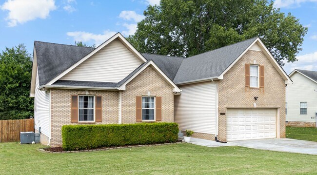 Foto del edificio - Beautiful Clarksville Home - Great Location!