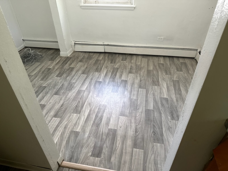 327 McClure Ave Unit 6, Elgin, IL 60123 Room for Rent in Elgin, IL