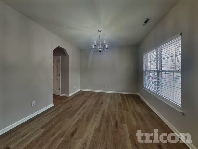 Building Photo - 3101 Rendezvous Dr