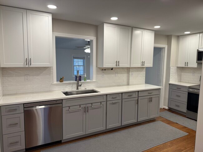 Foto del edificio - 2321 Riverview Terrace