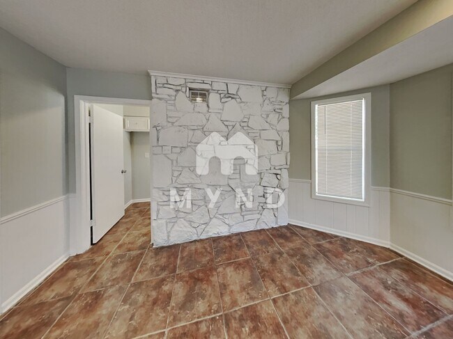 Building Photo - 2569 Richwood St