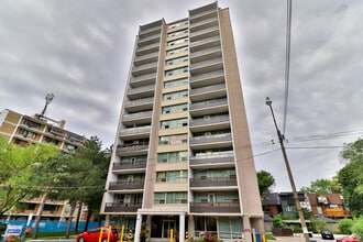 Building Photo - The Summit