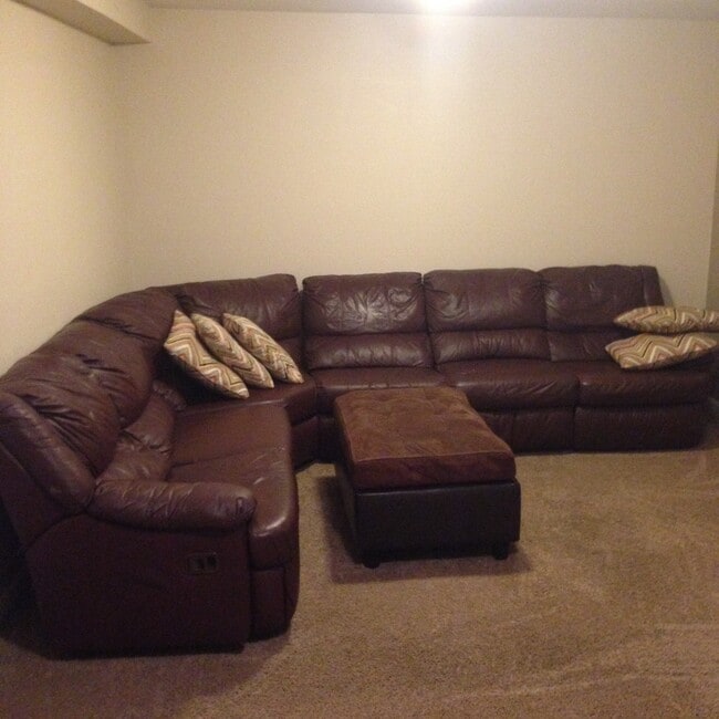 Building Photo - Nice 3 bed 2 bath 1 car garage home for rent $2400
