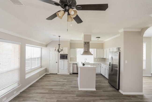 Foto del edificio - 2001 Valley Falls Ave