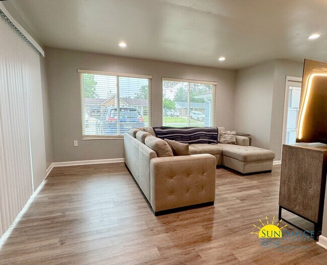Foto del edificio - Freshly Painted & Updated 3BR Home in Mary...