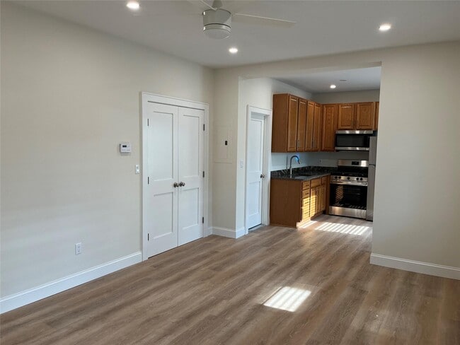 Building Photo - 11 S Eckar St