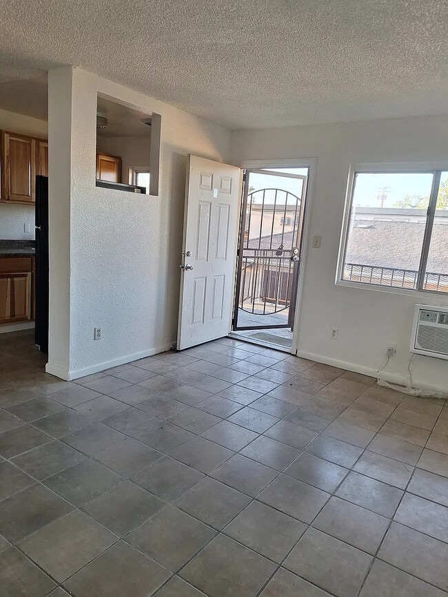 Building Photo - 2423 Boxwood St