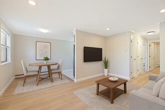 Building Photo - 51 Lynde St