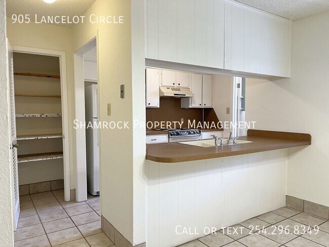 Foto del edificio - Two story townhome in Hewitt!