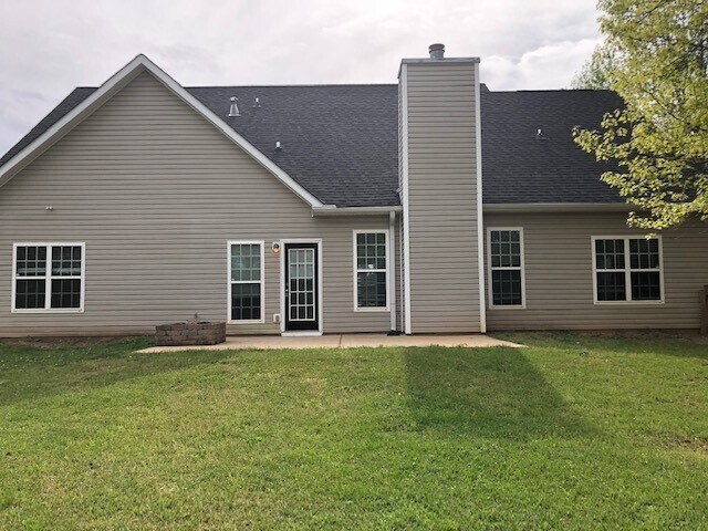 Foto del edificio - Executive home in quiet subdivision 4 bedr...