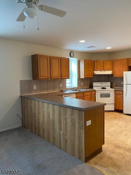Building Photo - 471 Pompton Ave