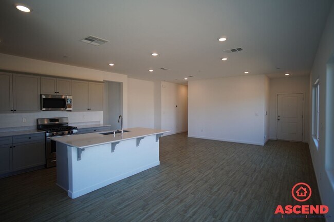 Building Photo - Charming Home in Gossamer Grove