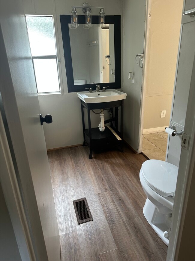 Building Photo - 2762 Oleander Rd