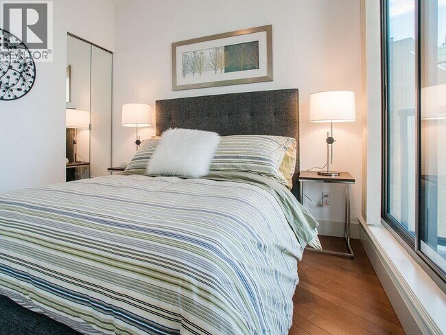 Photo du bâtiment - 1228 W Hastings St