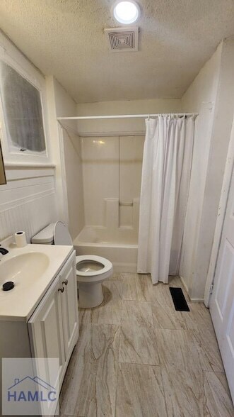 Foto del edificio - 826 E Duffy St