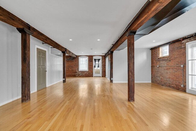 Building Photo - 16 Meehan St