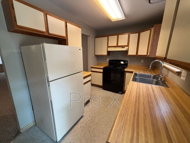 Photo - 1366 E Sequoyah Ct House