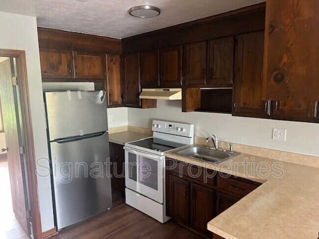 Foto del edificio - 203 Newbridge Rd