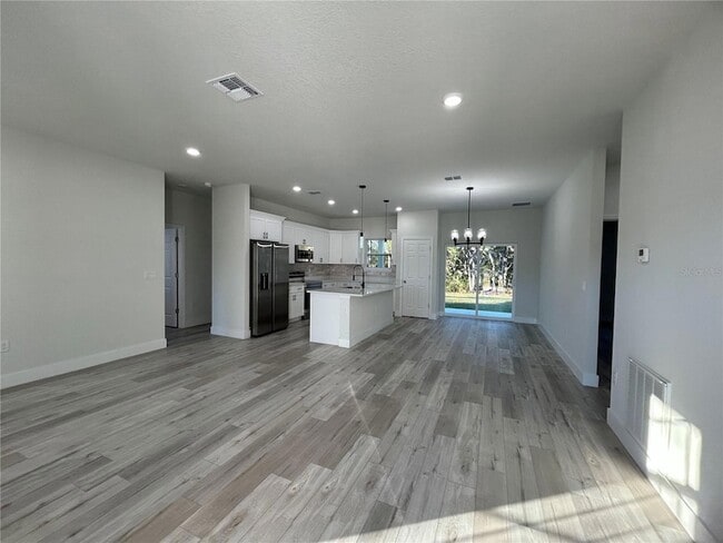 Building Photo - 2097 W Hampshire Blvd